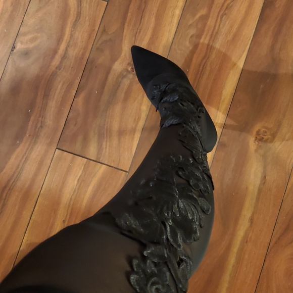 Heels - Picture 5 of 5